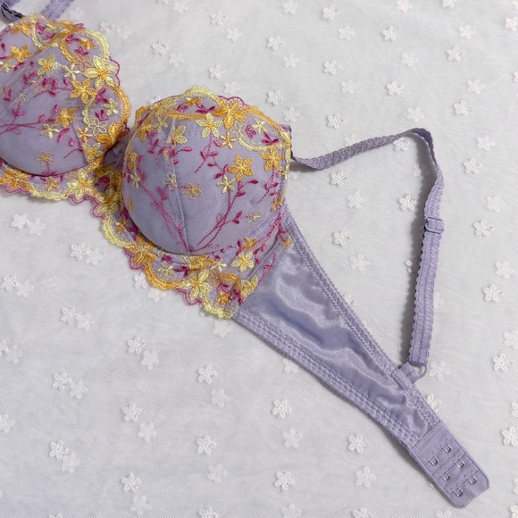 US-34B/JP-C75 Japanese Brand Triumph Gorgeous Floral Embroidery Bra Women Girls - Picture 4 of 8